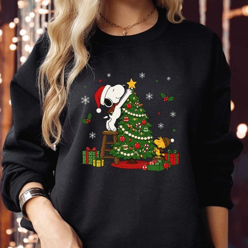 Snoopy Christmas Jumper, Woodstock Xmas Sweatshirt, Cute Peanuts Holiday Sweater, Retro Festive Crewneck Family Gift